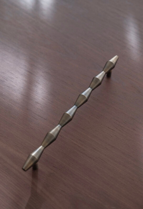 Puxador Linear - bøg 553 | G