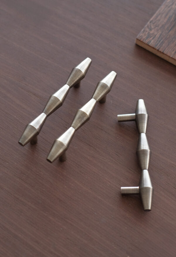 Puxador Linear - bøg 553 | M