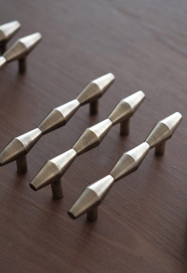 Puxador Linear - bøg 553 | M