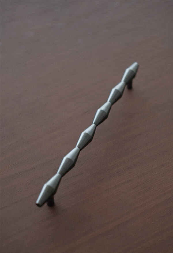 Puxador Linear - bøg 553 | G